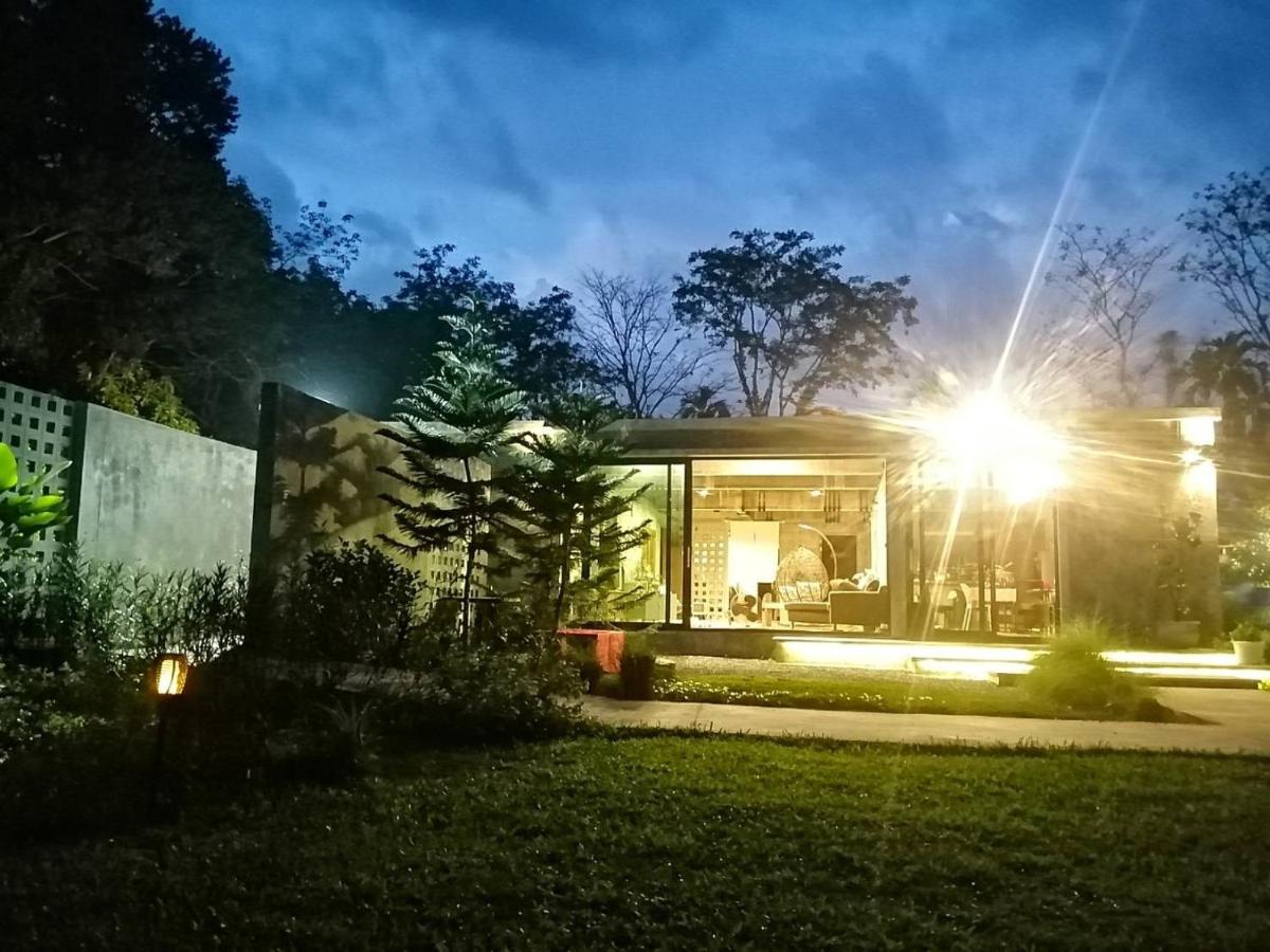 Apartmán The Box Promkiri Nakhon Si Thammarat Exteriér fotografie