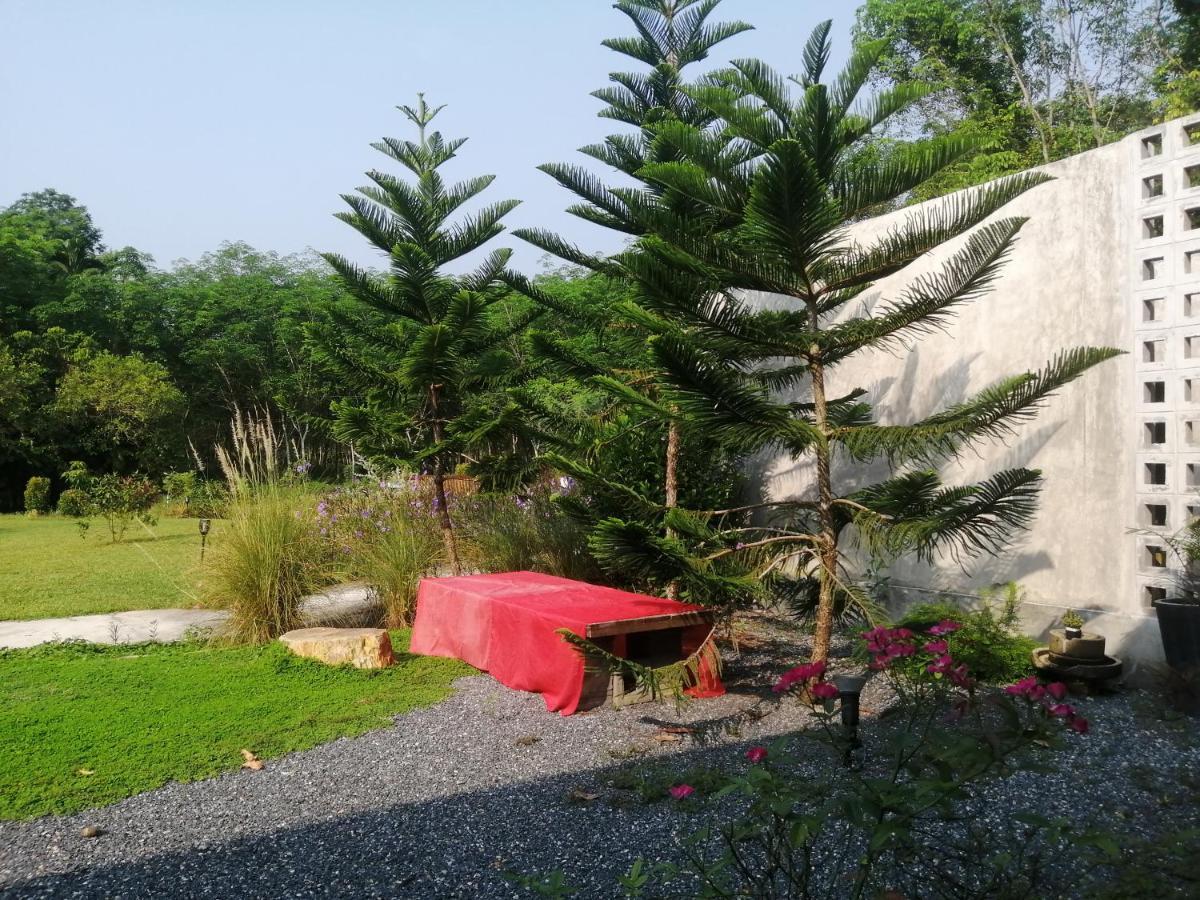 Apartmán The Box Promkiri Nakhon Si Thammarat Exteriér fotografie
