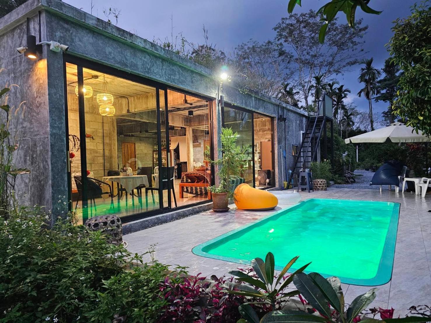 Apartmán The Box Promkiri Nakhon Si Thammarat Exteriér fotografie